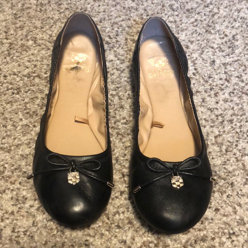 Black leather Vince Camuto flats